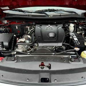 Mitsubishi L200 — foto 5 de 15