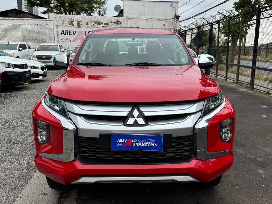 Mitsubishi L200 — foto 2 de 15