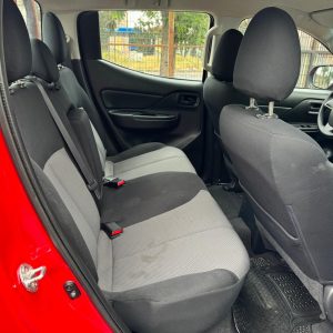 Mitsubishi L200 — foto 7 de 15