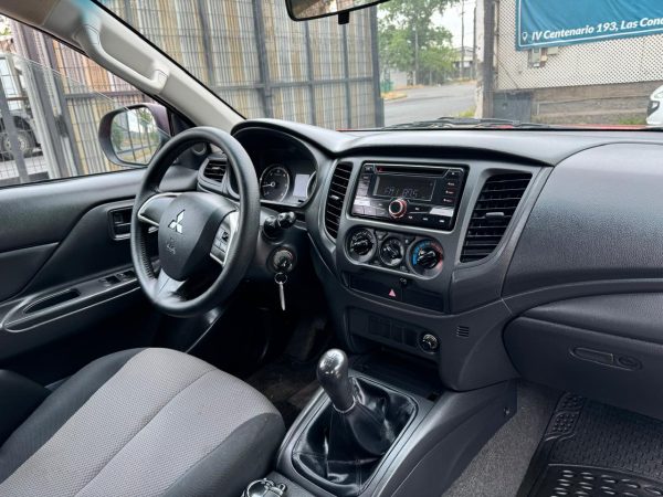 Mitsubishi L200 — foto 12 de 15