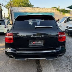 Porsche Cayenne — foto 13 de 15