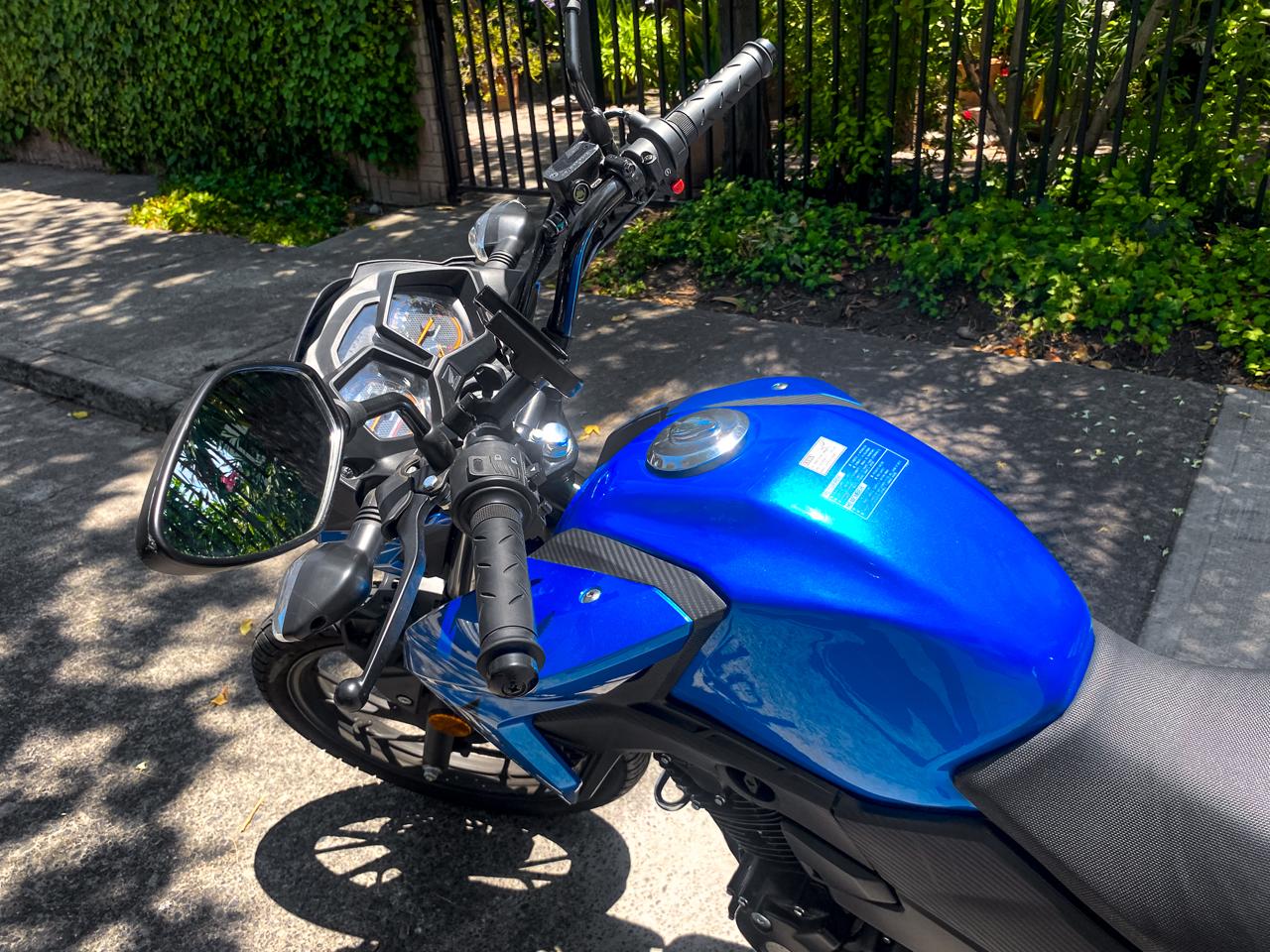 Honda Cb125F Twister — foto 2 de 11