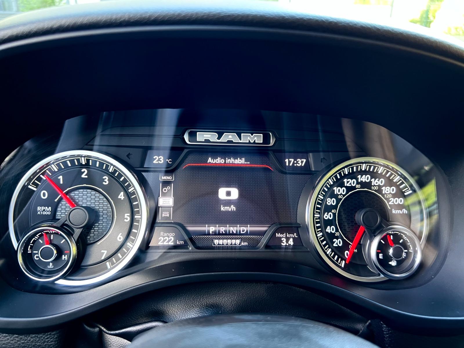 RAM 1500 — foto 8 de 19