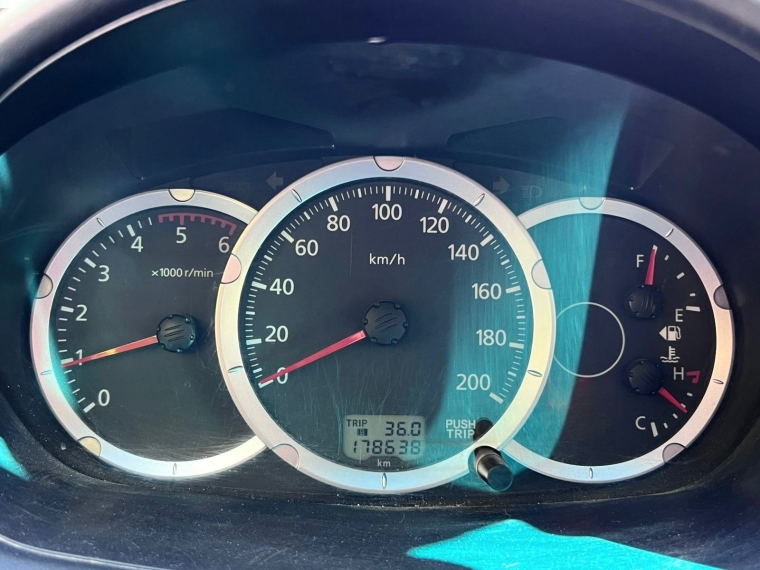 Mitsubishi L200 — foto 6 de 15