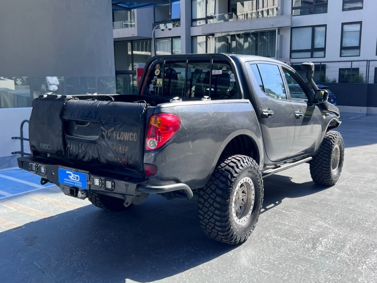 Mitsubishi L200 — foto 15 de 15