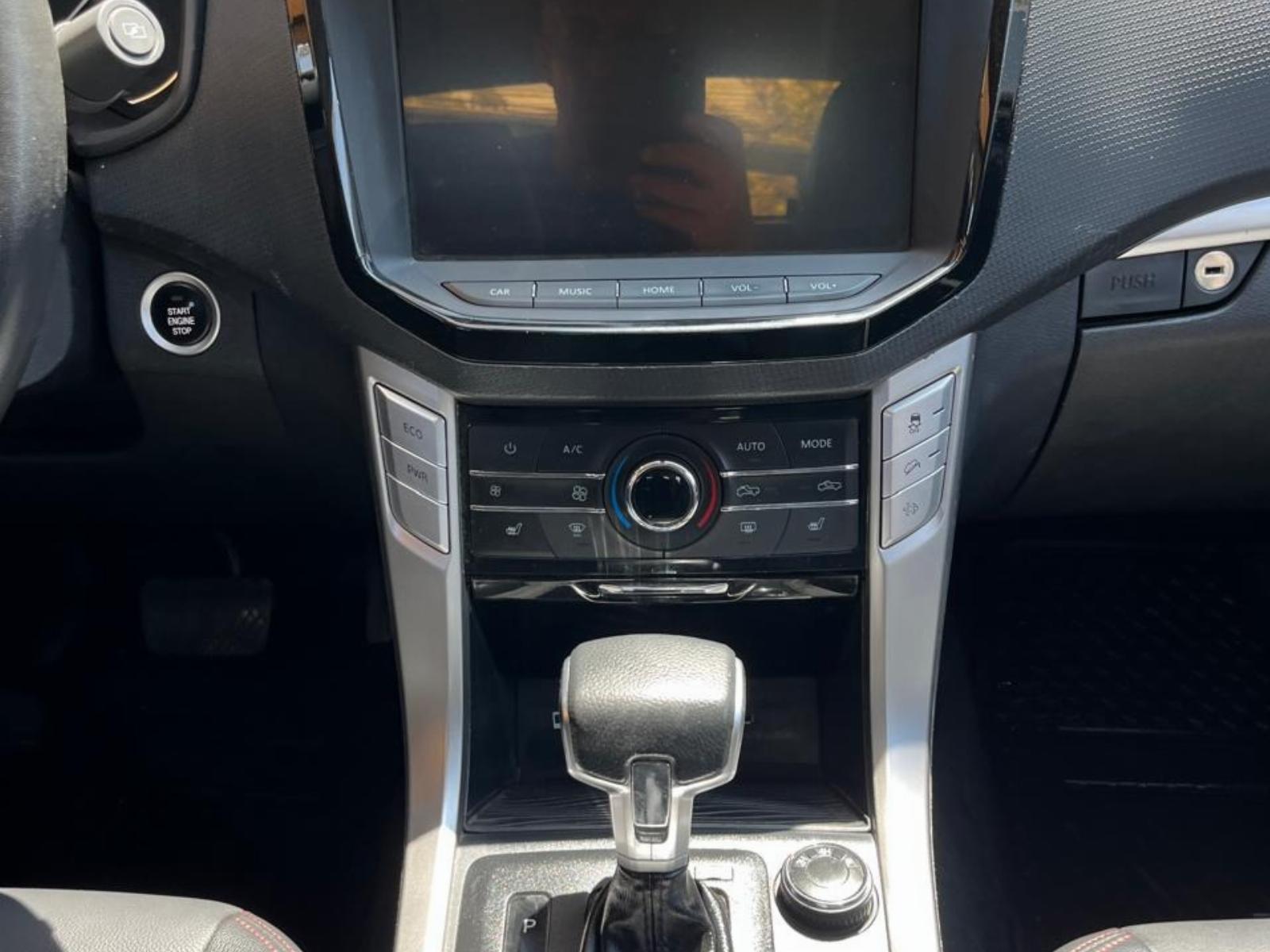 Maxus T60 — foto 12 de 19