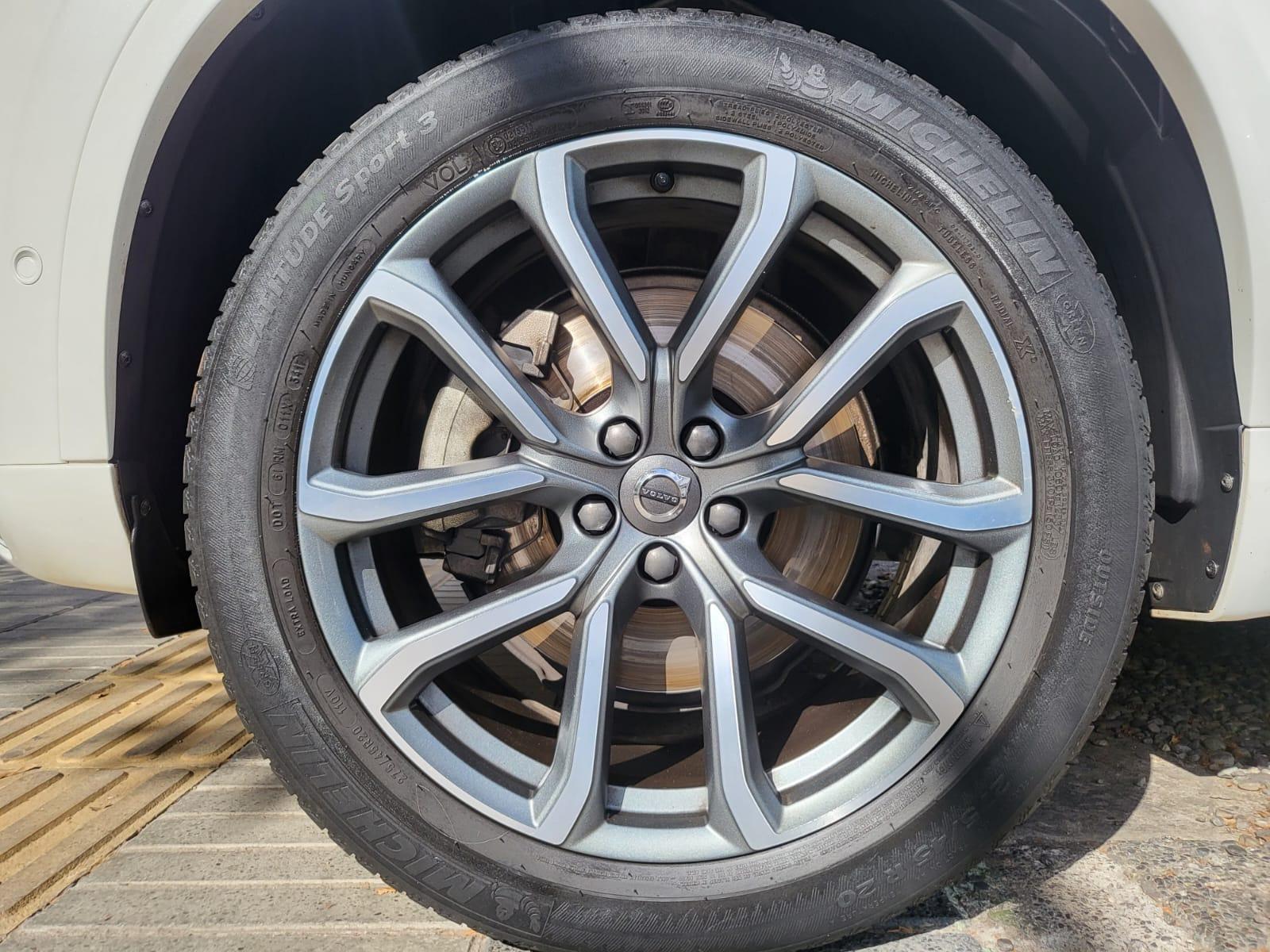 Volvo Xc90 — foto 17 de 20