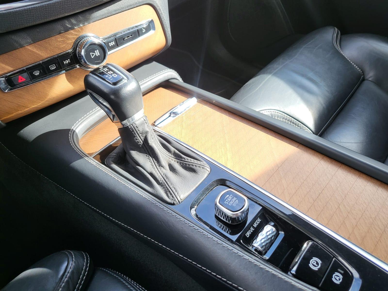 Volvo Xc90 — foto 9 de 20