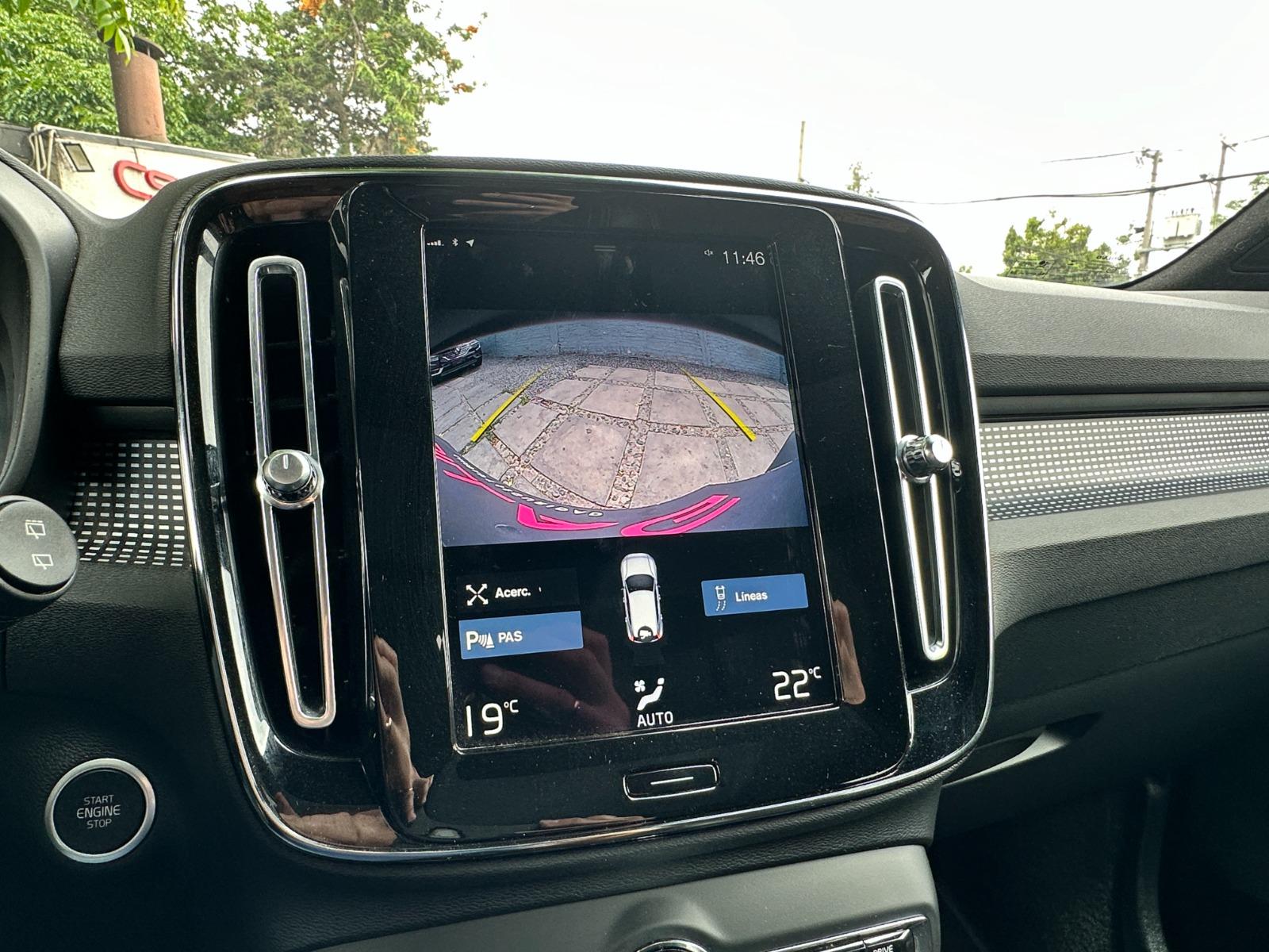 Volvo Xc40 — foto 10 de 20