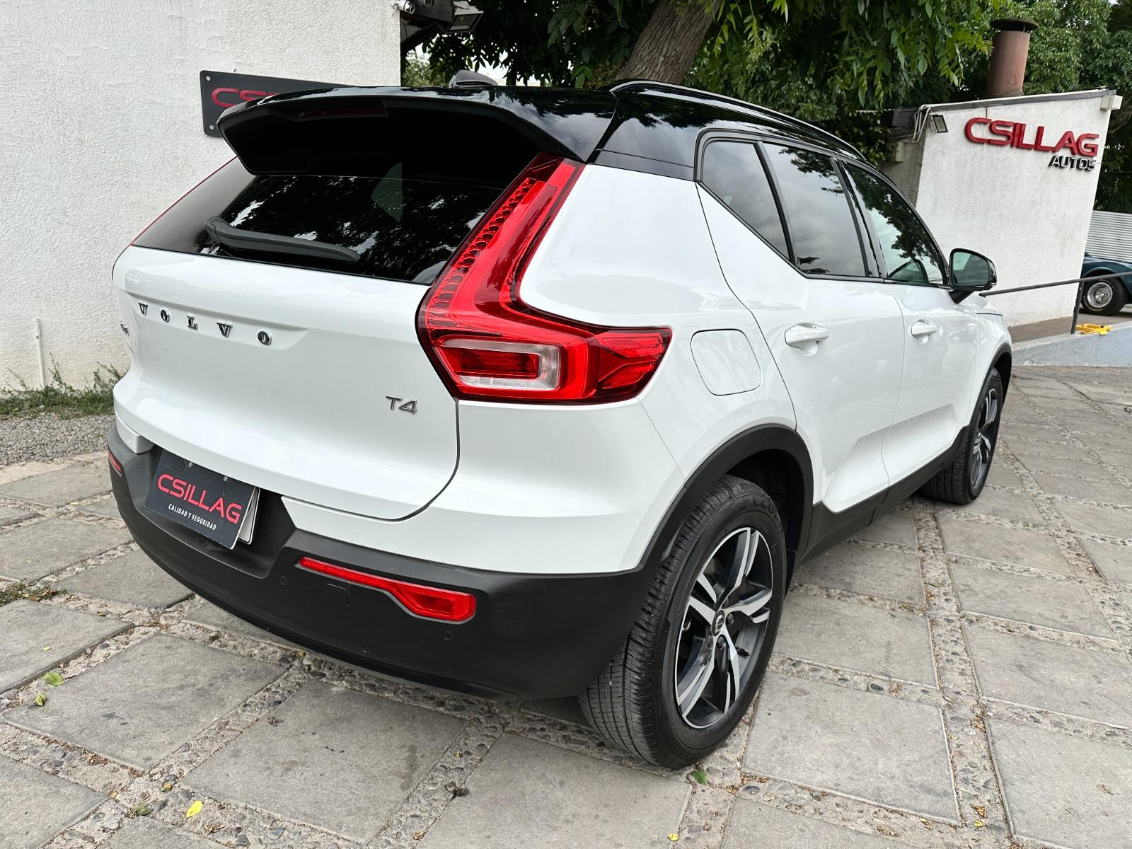 Volvo Xc40 — foto 17 de 20