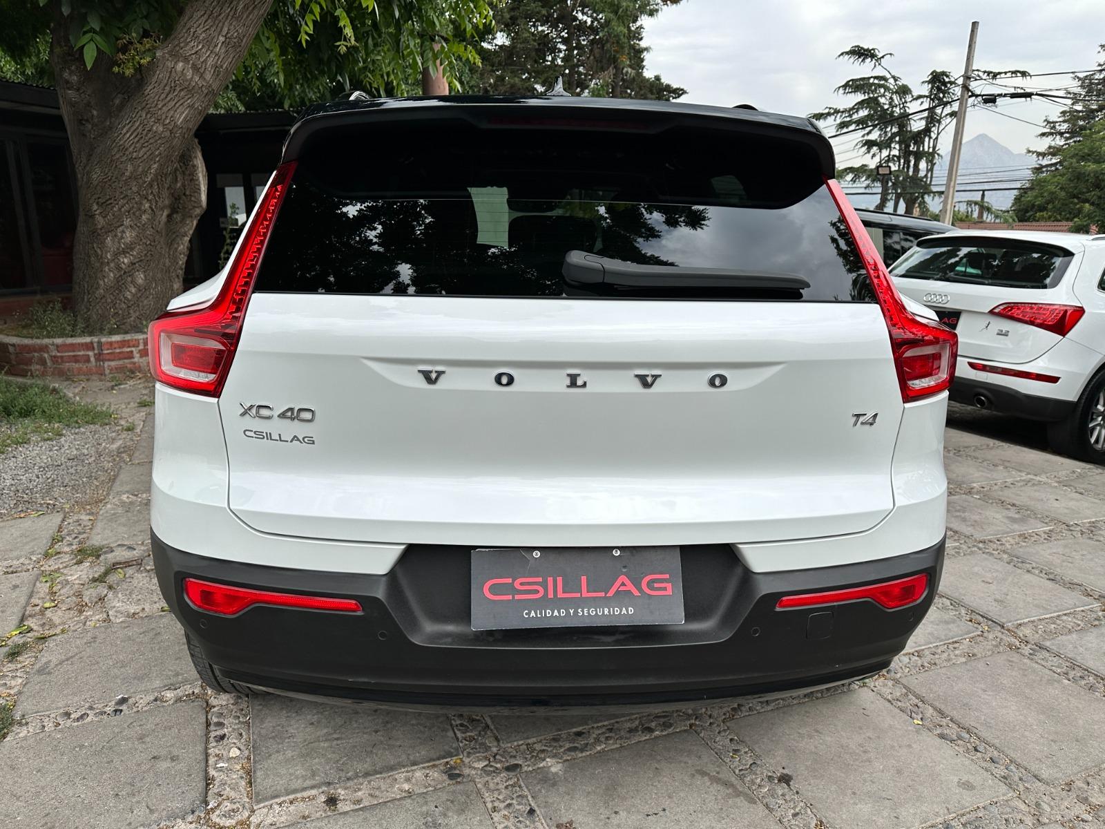 Volvo Xc40 — foto 18 de 20
