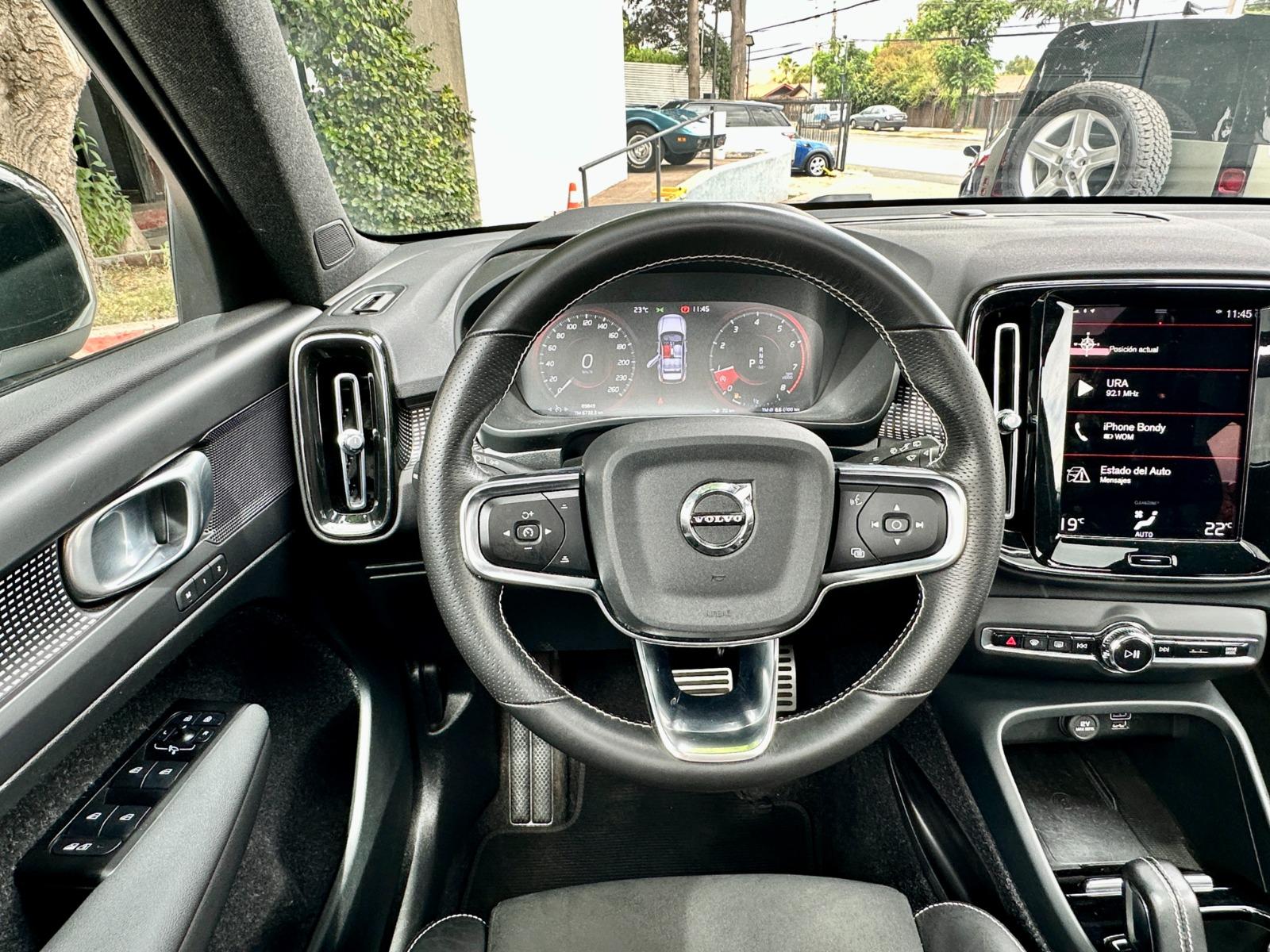 Volvo Xc40 — foto 13 de 20
