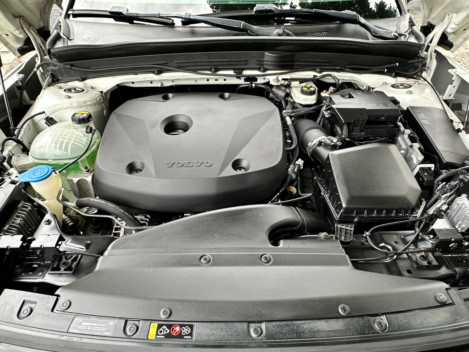 Volvo Xc40 — foto 4 de 20
