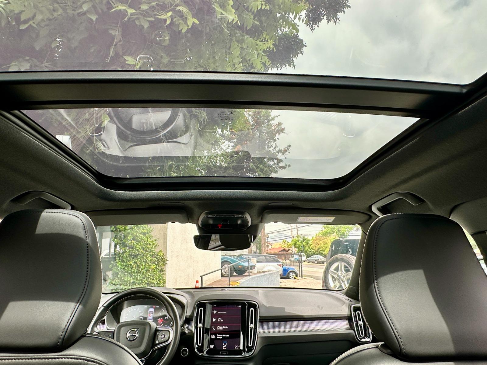 Volvo Xc40 — foto 9 de 20
