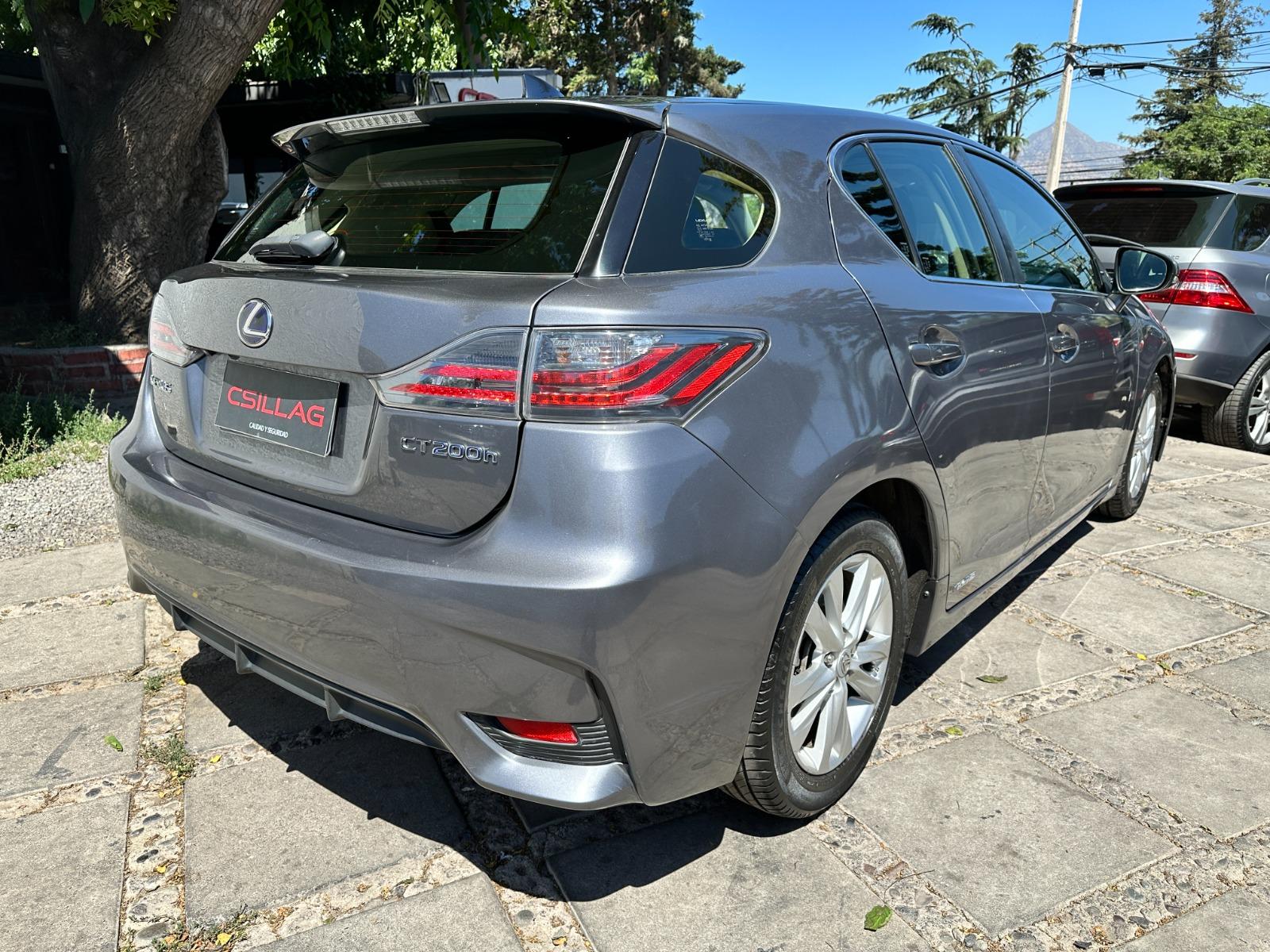 Lexus Ct200H — foto 13 de 15
