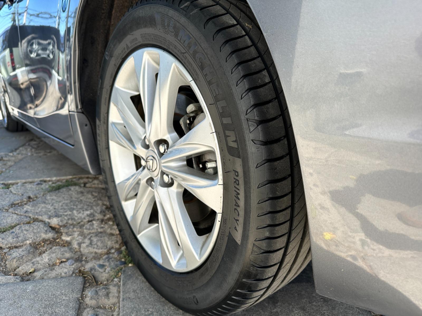 Lexus Ct200H — foto 12 de 15