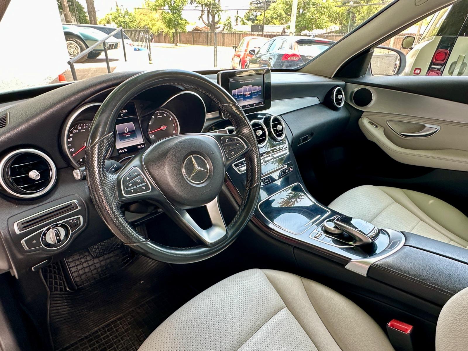 Mercedes-Benz C180 — foto 11 de 15