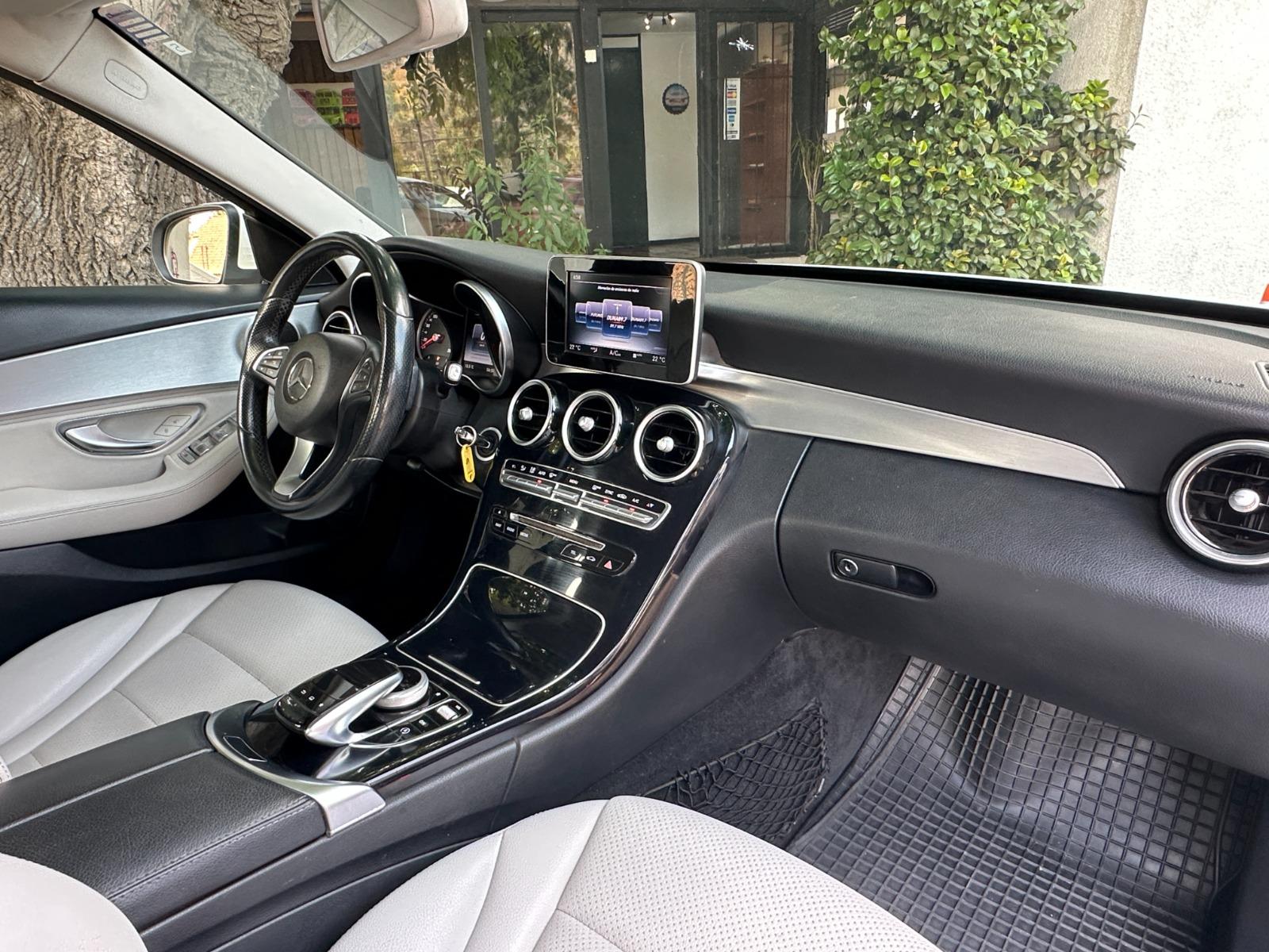 Mercedes-Benz C180 — foto 8 de 15