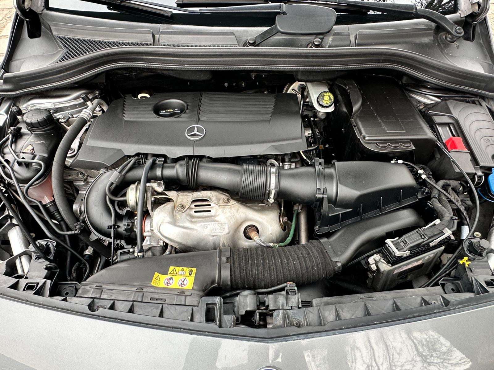 Mercedes-Benz B180 — foto 5 de 14