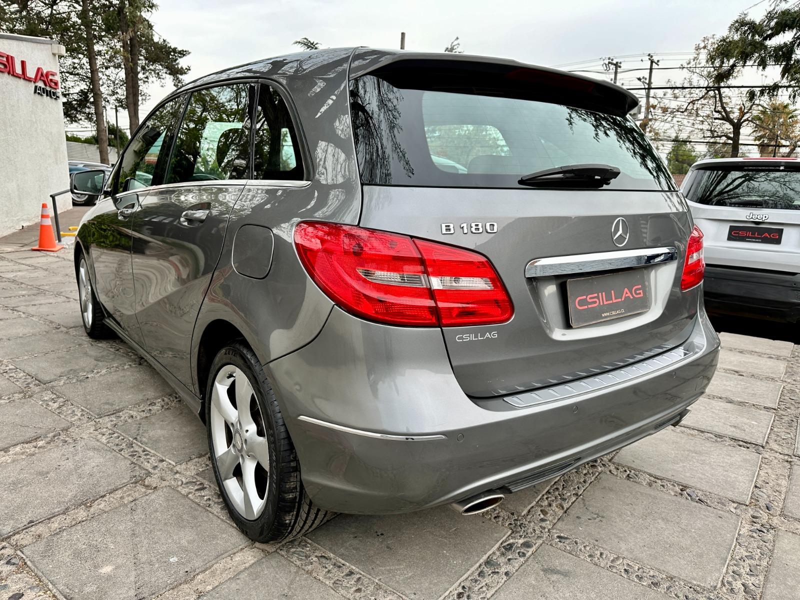 Mercedes-Benz B180 — foto 14 de 14