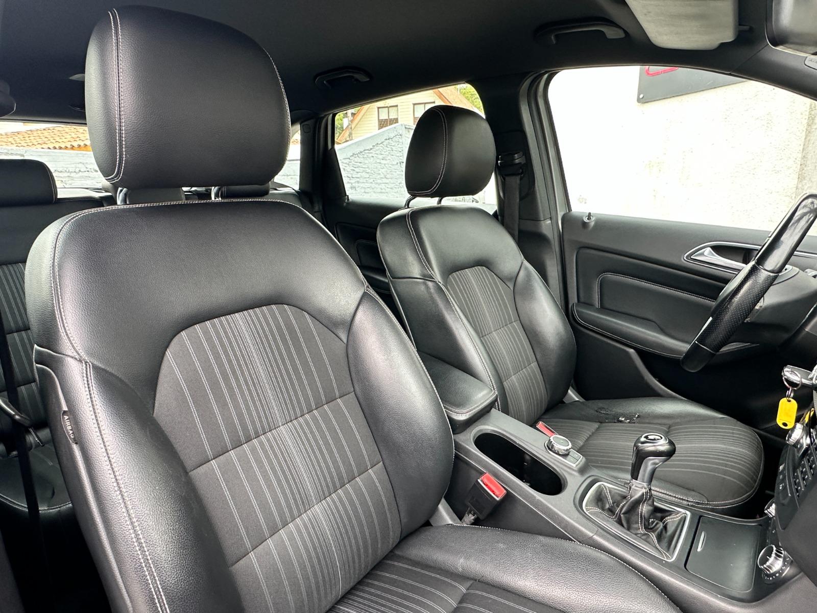 Mercedes-Benz B180 — foto 8 de 14