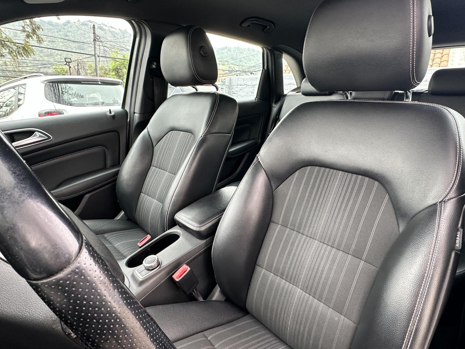 Mercedes-Benz B180 — foto 9 de 14