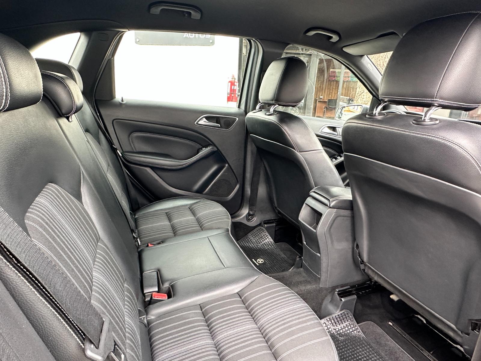 Mercedes-Benz B180 — foto 7 de 14