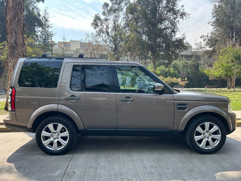 Land Rover Discovery — foto 14 de 14