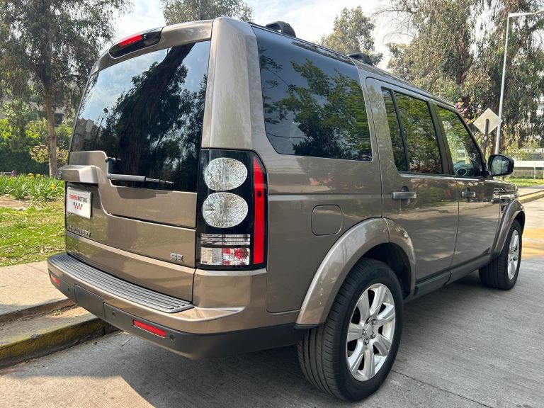 Land Rover Discovery — foto 10 de 14