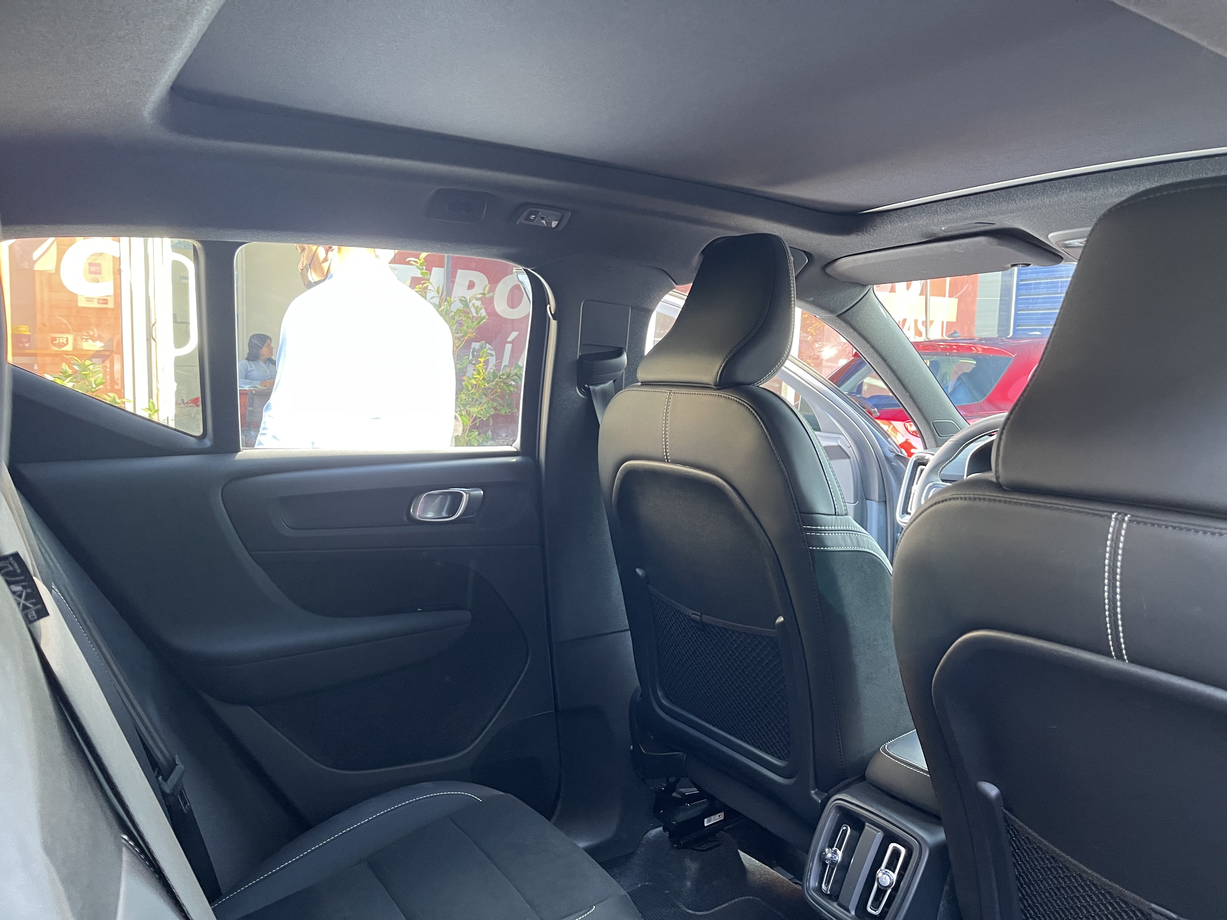 Volvo Xc40 — foto 9 de 12