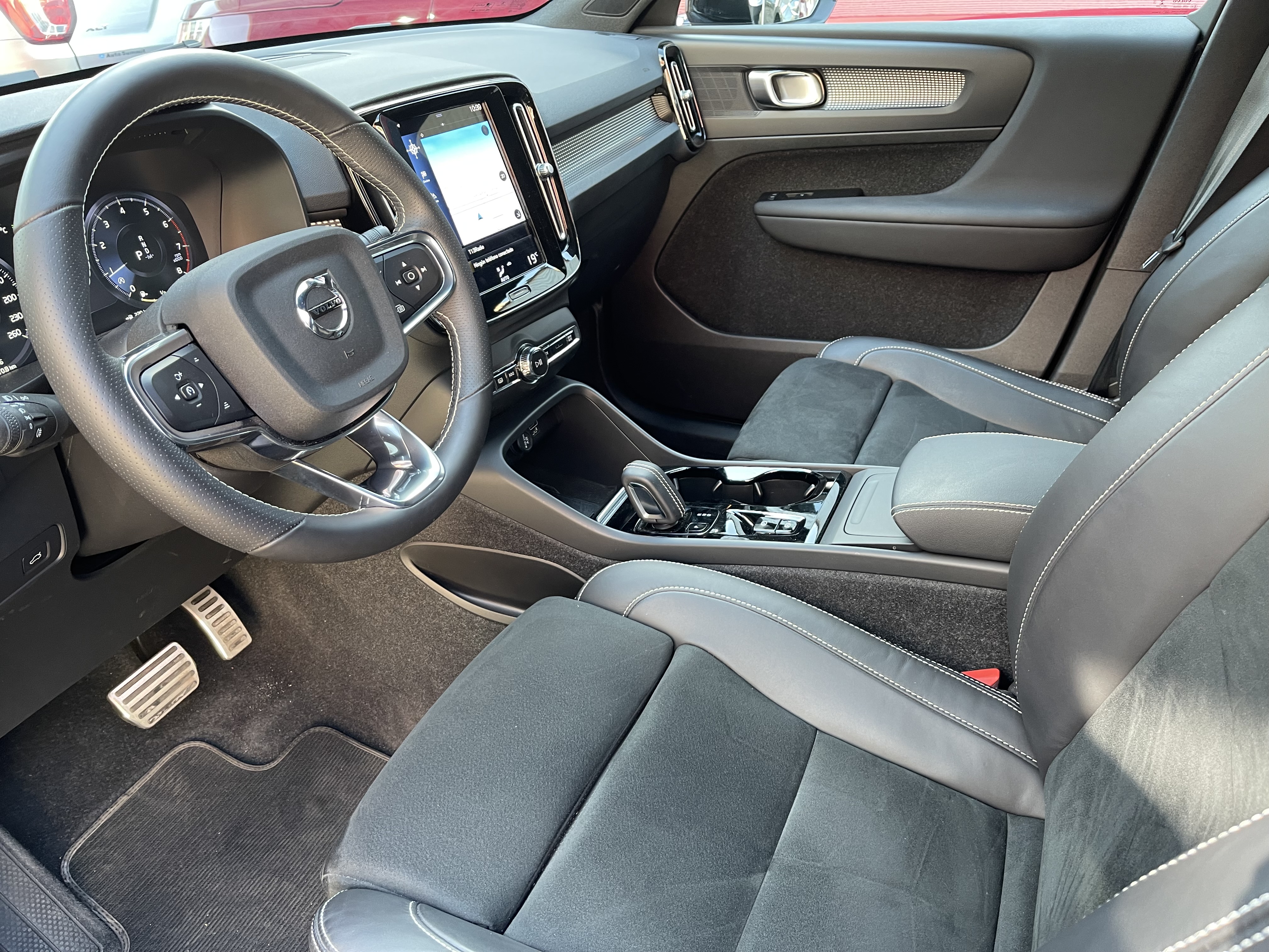 Volvo Xc40 — foto 4 de 12