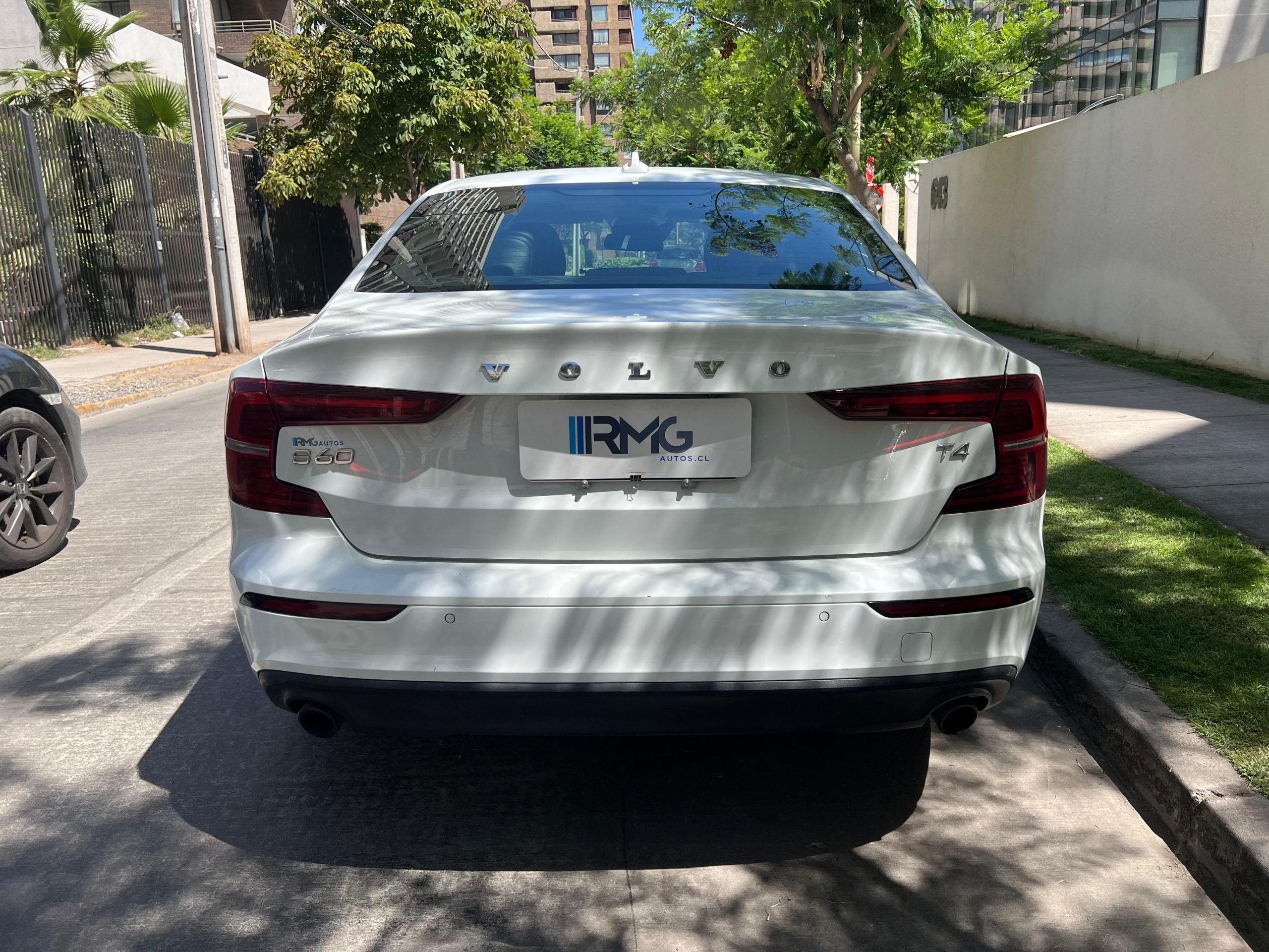 Volvo S60 — foto 17 de 19