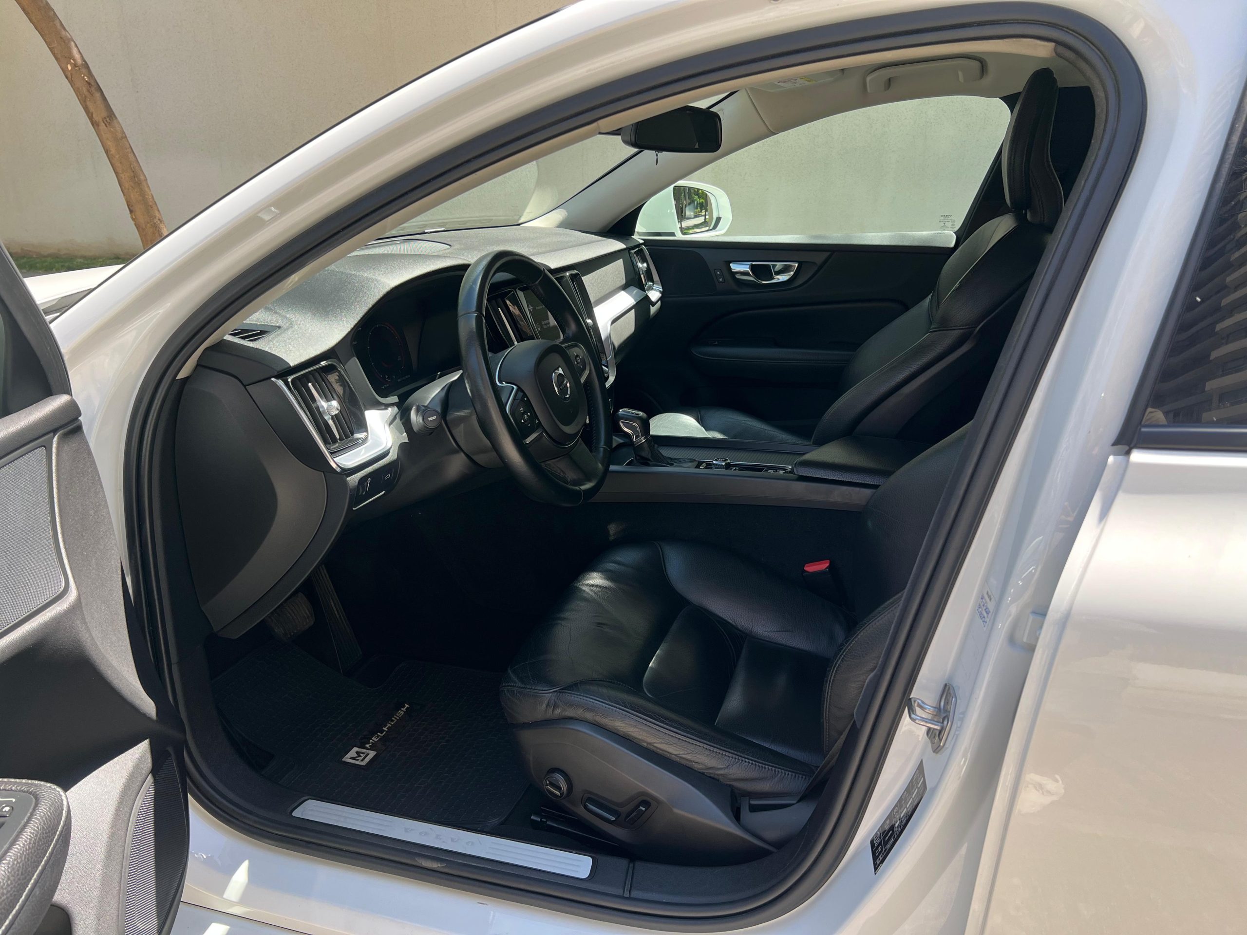 Volvo S60 — foto 14 de 19