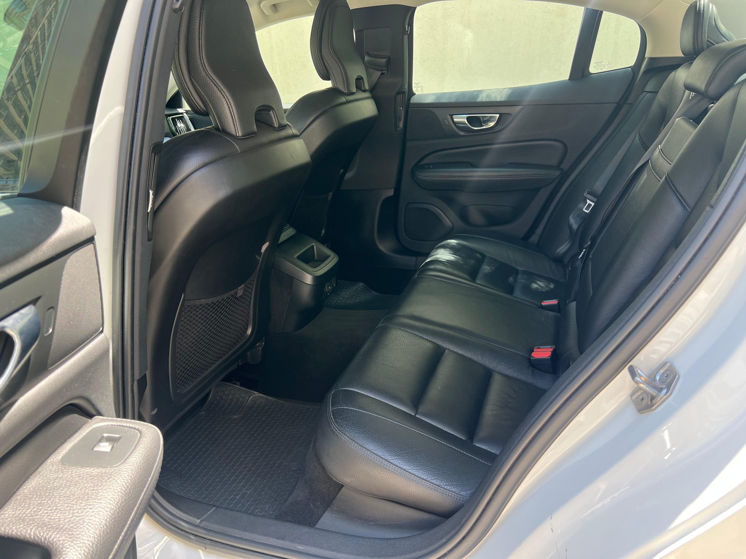 Volvo S60 — foto 6 de 19