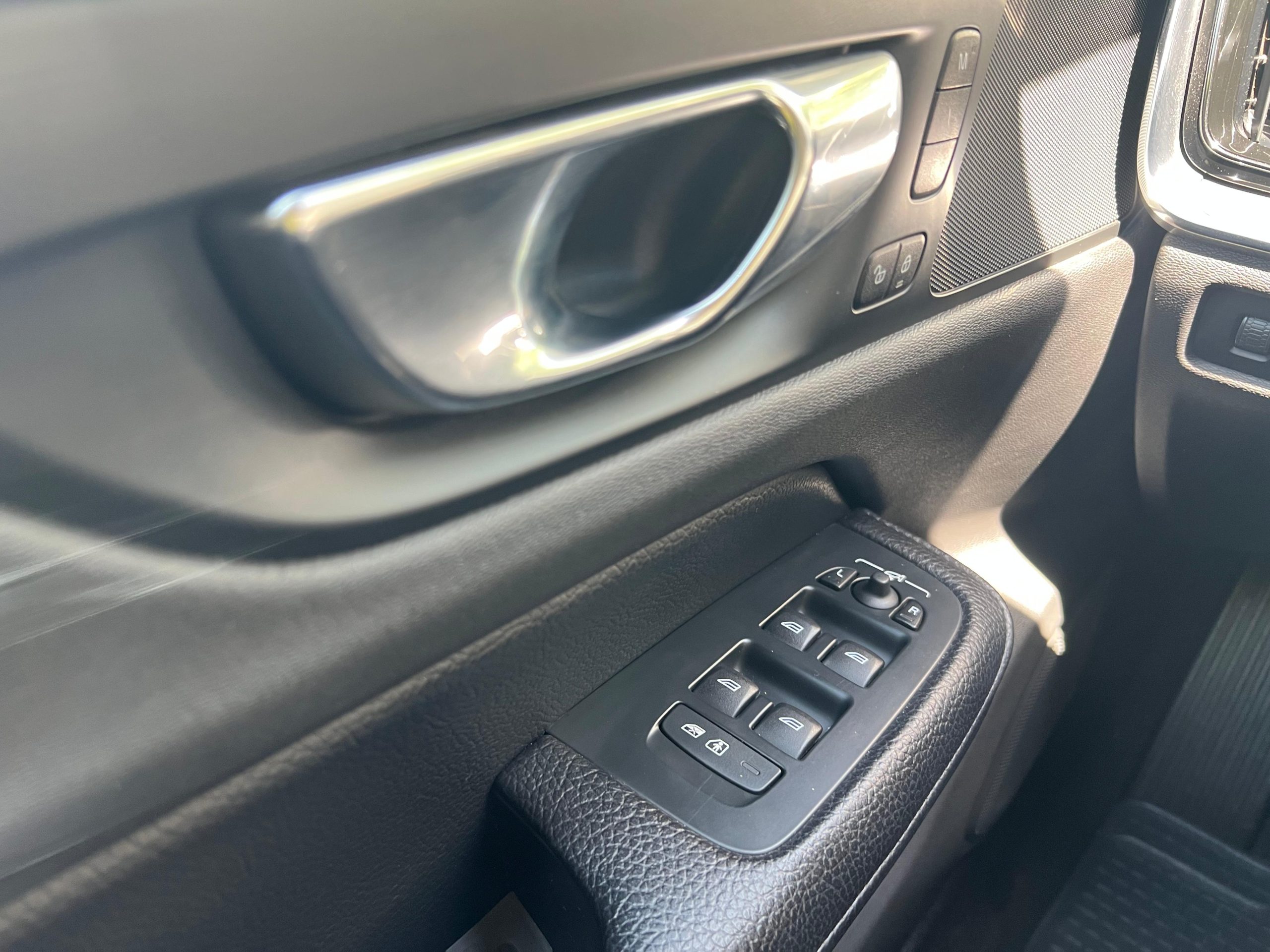Volvo S60 — foto 7 de 19