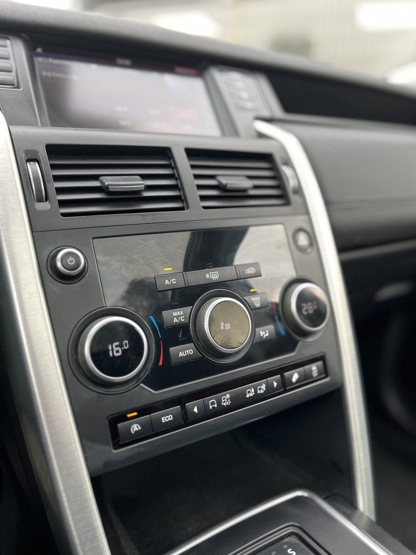 Land Rover Discovery Sport — foto 7 de 20