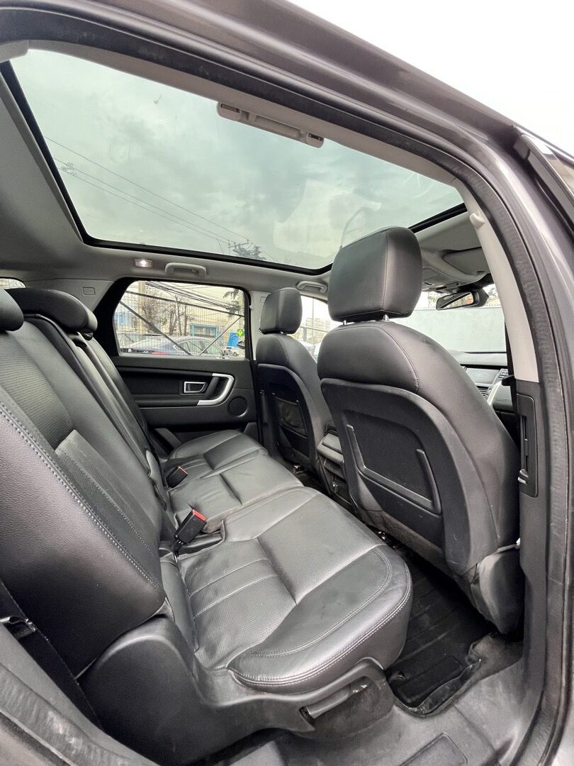 Land Rover Discovery Sport — foto 12 de 20