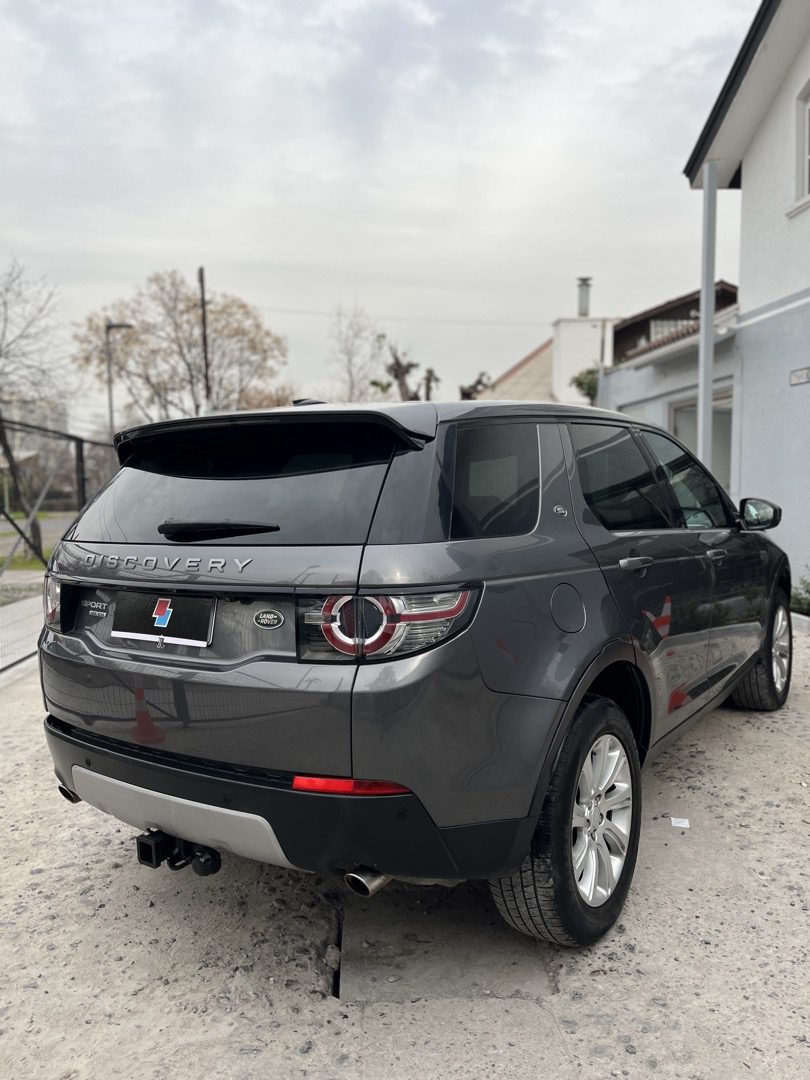 Land Rover Discovery Sport — foto 16 de 20
