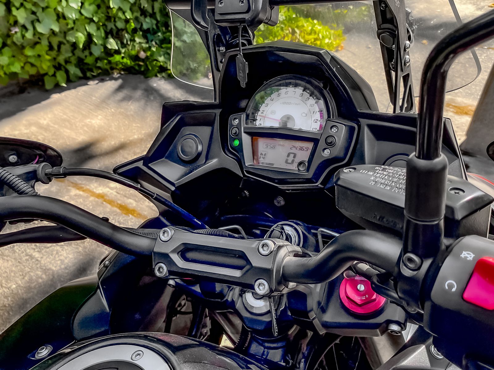 Kawasaki Versys 300X — foto 14 de 15