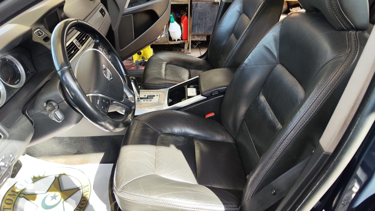 Volvo Xc70 — foto 9 de 19