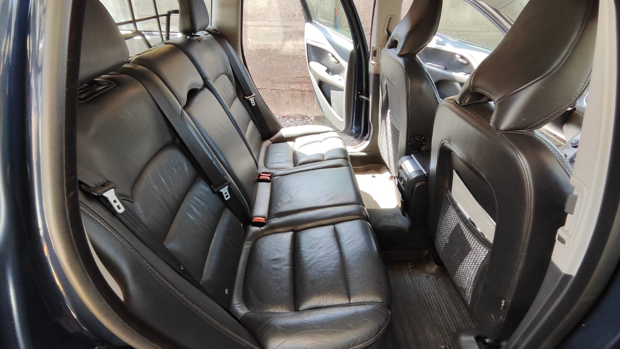 Volvo Xc70 — foto 13 de 19