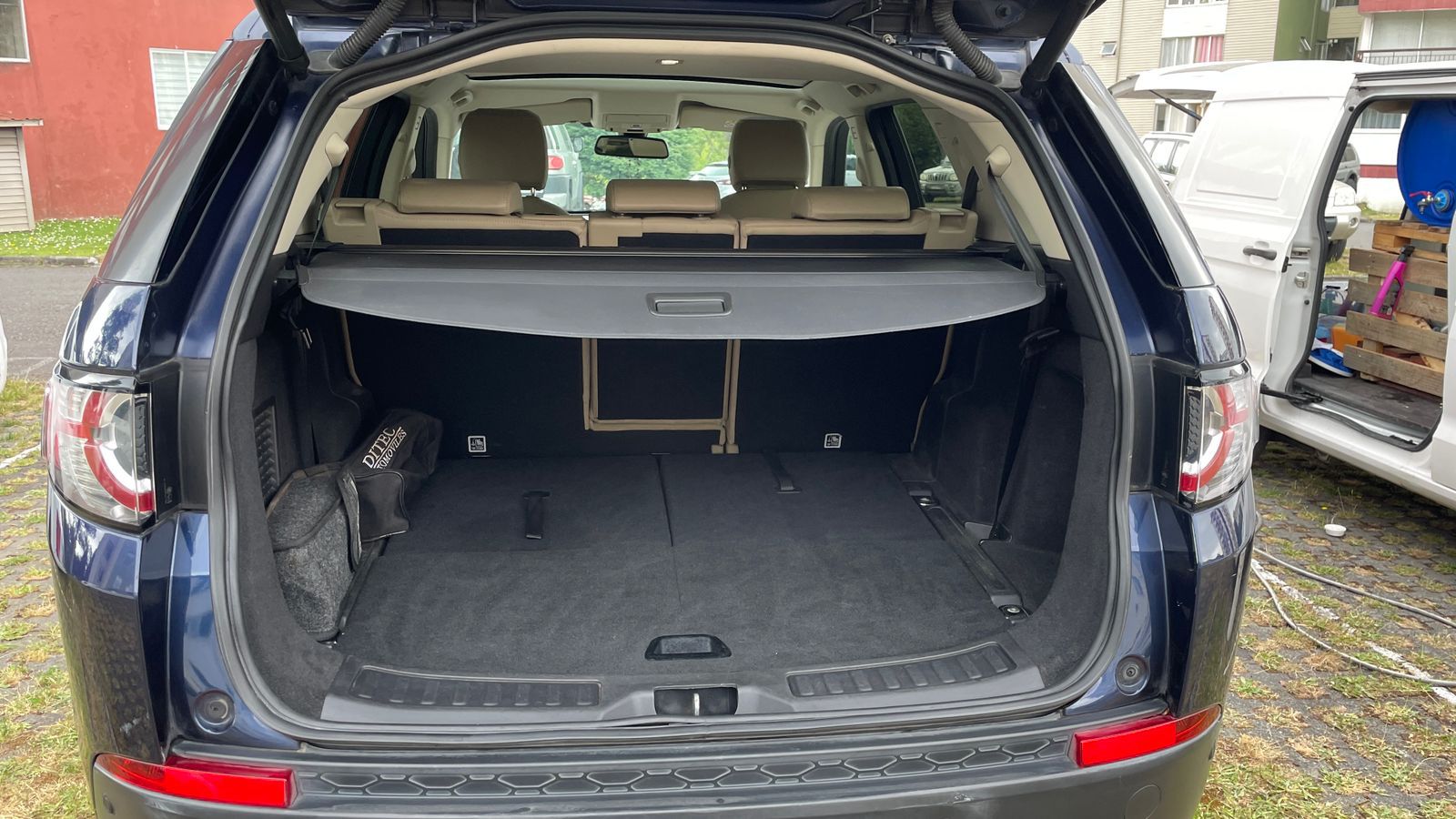 Land Rover Discovery — foto 11 de 11