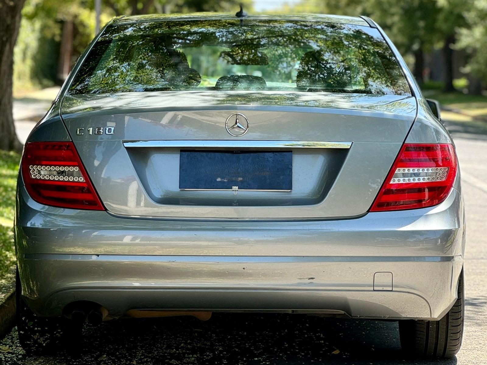 Mercedes-Benz C180 — foto 2 de 12