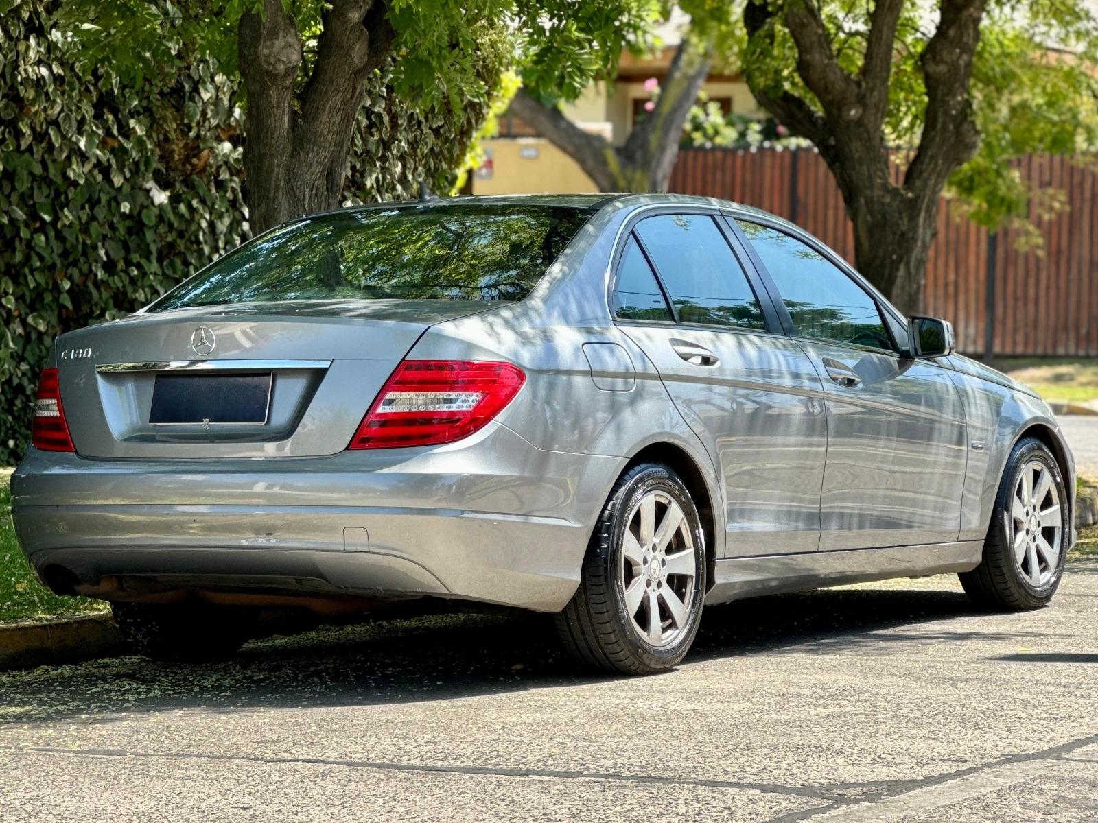 Mercedes-Benz C180 — foto 3 de 12