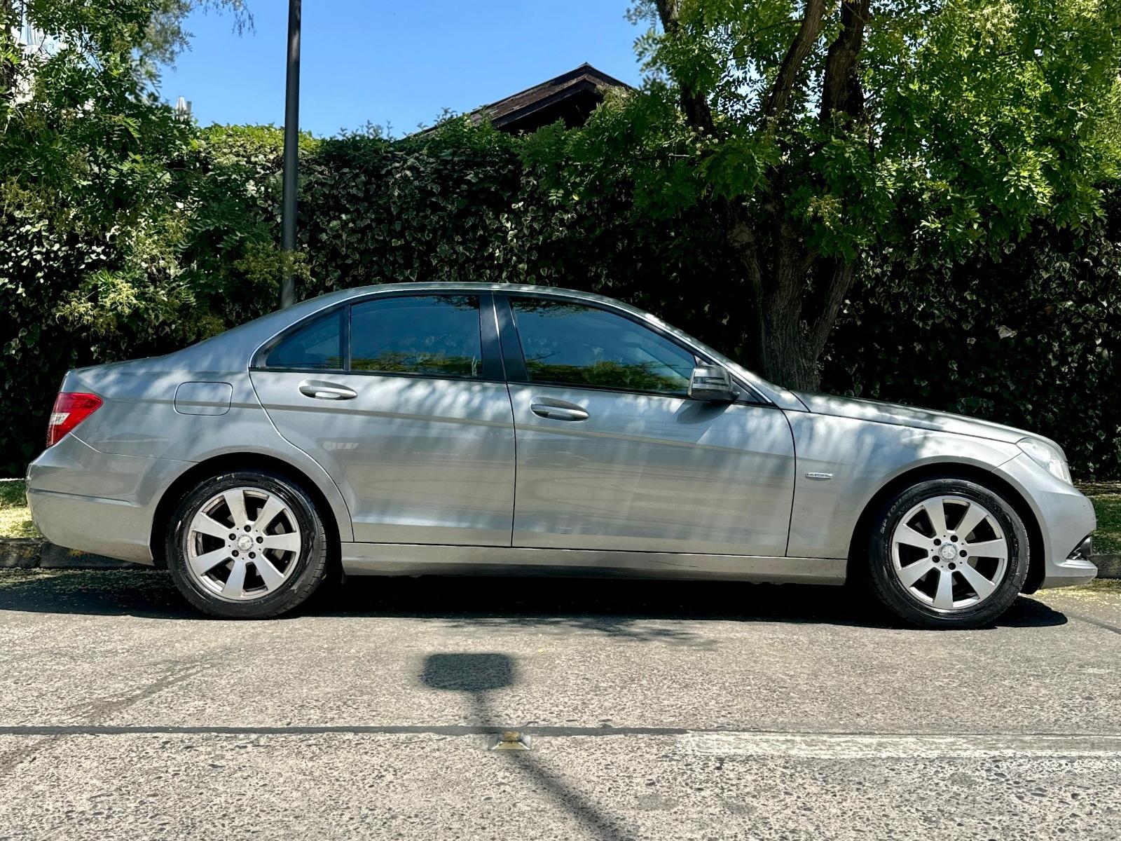 Mercedes-Benz C180 — foto 4 de 12