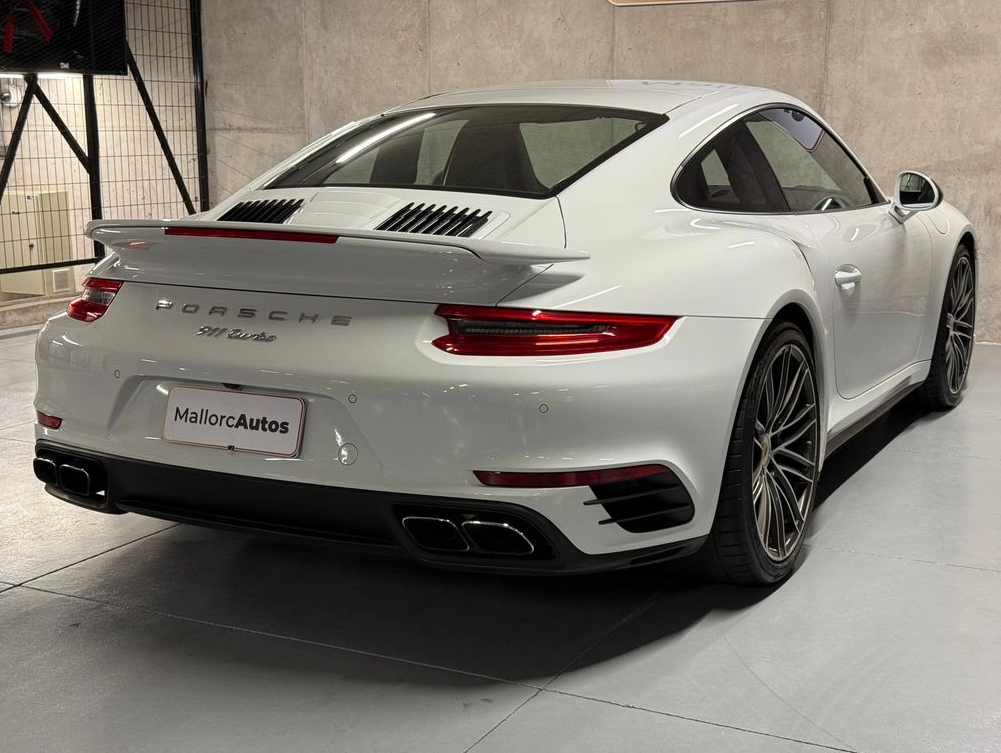 Porsche 911 — foto 6 de 11
