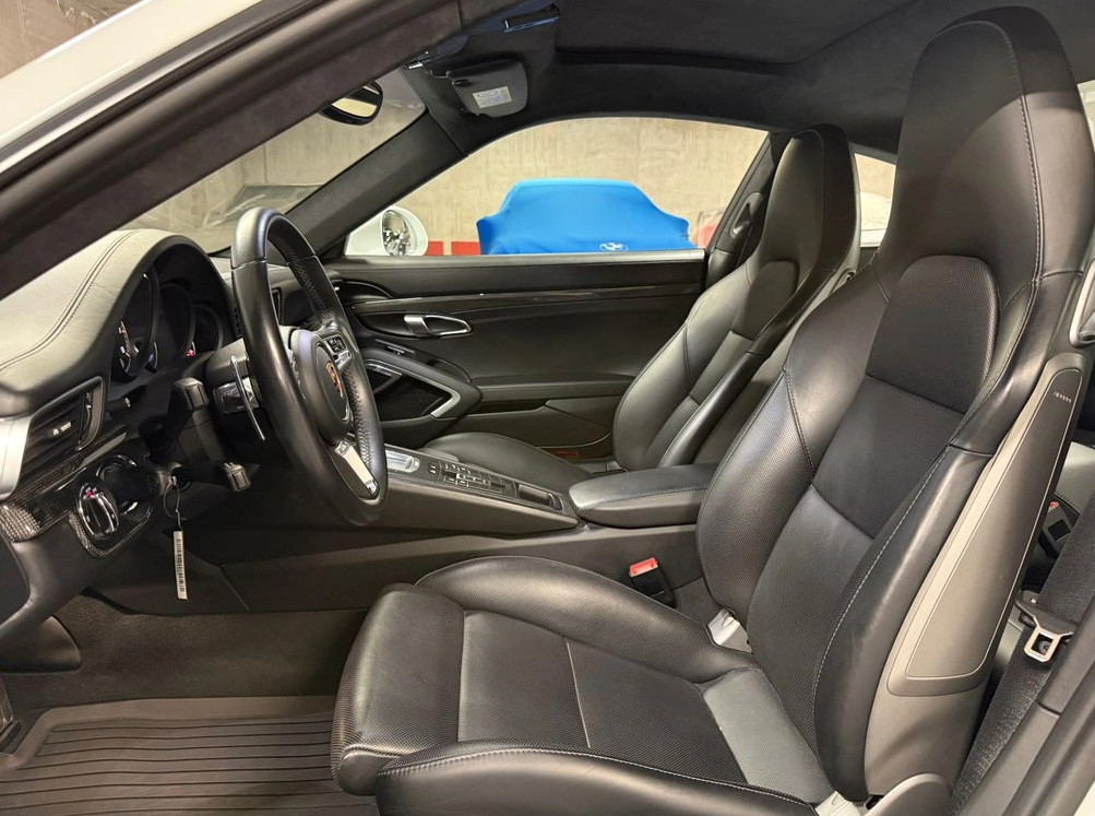 Porsche 911 — foto 8 de 11
