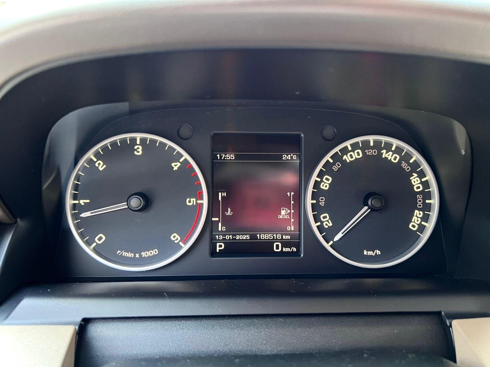 Land Rover Discovery — foto 11 de 20