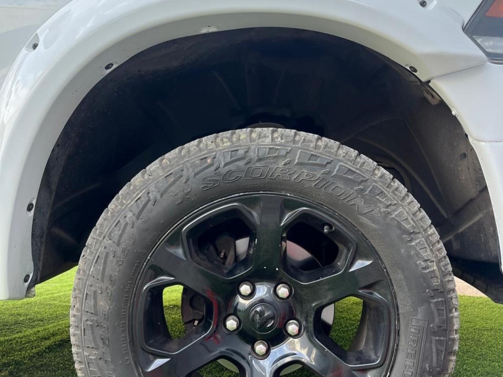 Dodge Ram 1500 — foto 15 de 18