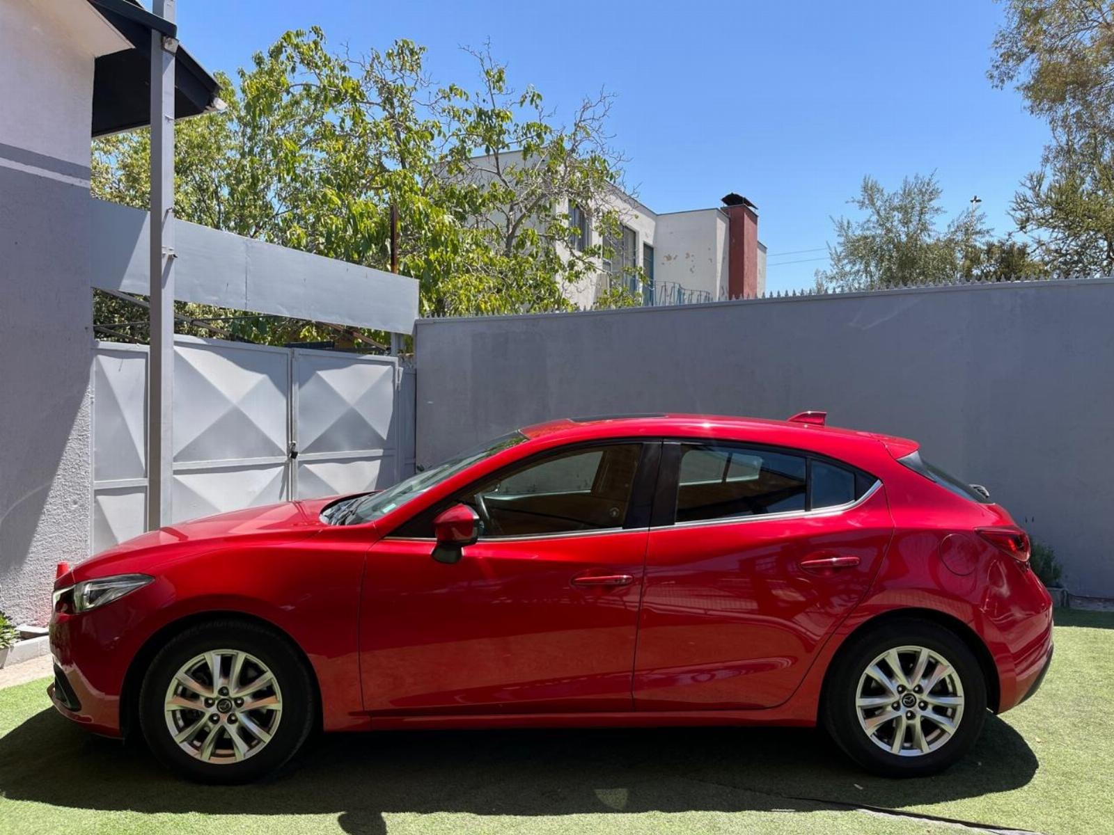 Mazda 3 — foto 11 de 14